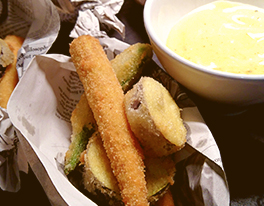 季節野菜のフリットとサフランマヨネーズ
