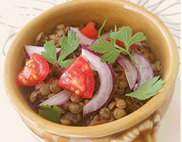 レンズ豆とプルーンのスパイシーサラダ