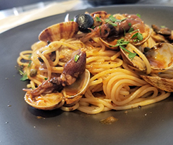 魚介のプッタネスカ